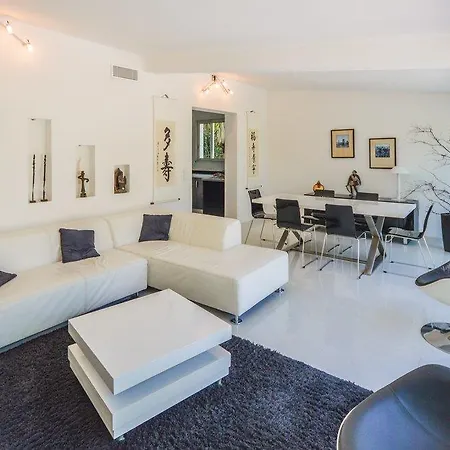 Three-bedroom Holiday In *