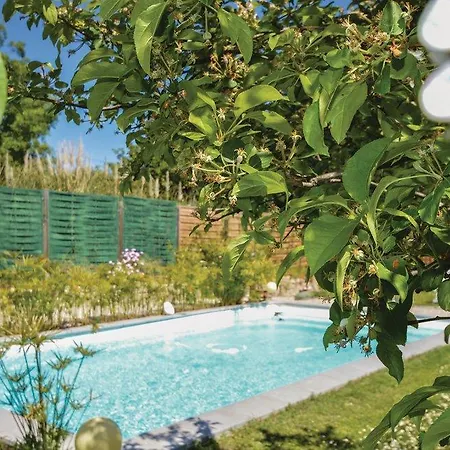Three-bedroom Holiday In Сasa de vacaciones Le Cannet