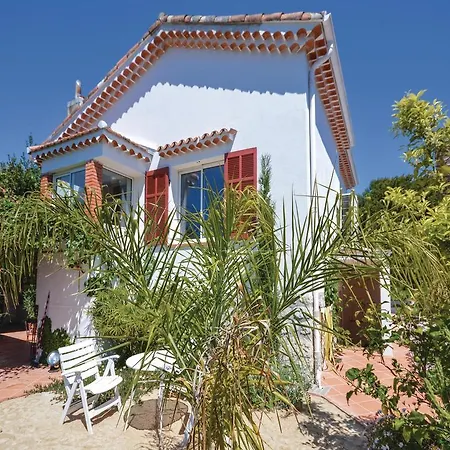 Three-bedroom Holiday In * Le Cannet