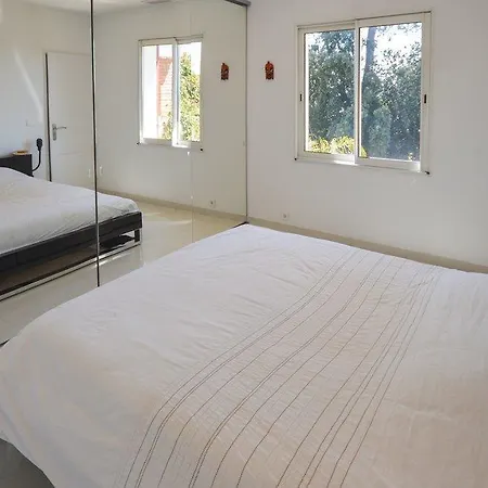בית נופש Three-bedroom Holiday In לה קאנה