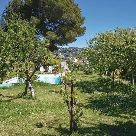 Three-bedroom Holiday In לה קאנה